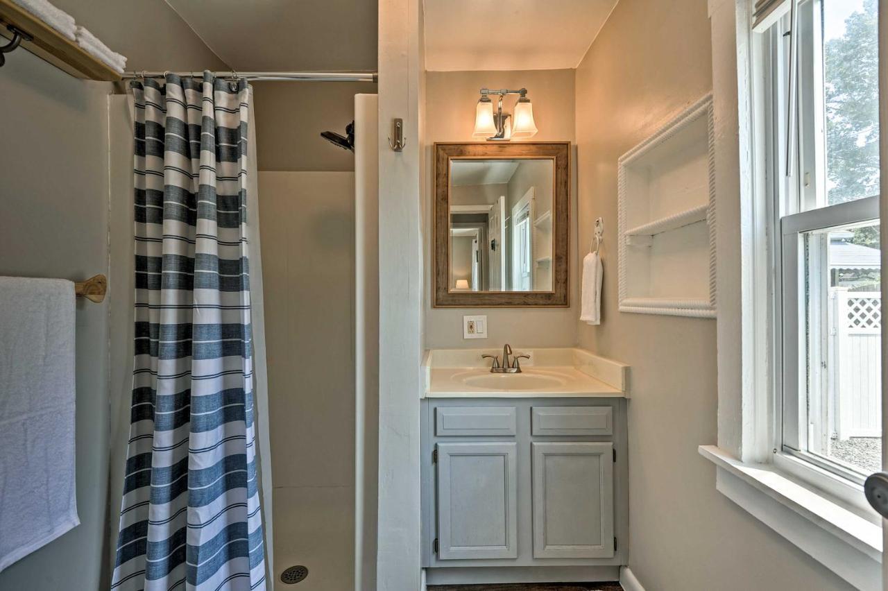 The Blue Crab Cottage - 3 Blocks From The Beach! Colonial Beach Exterior foto